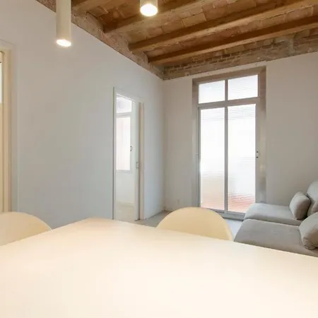 Key Salva 65 * Barcelone